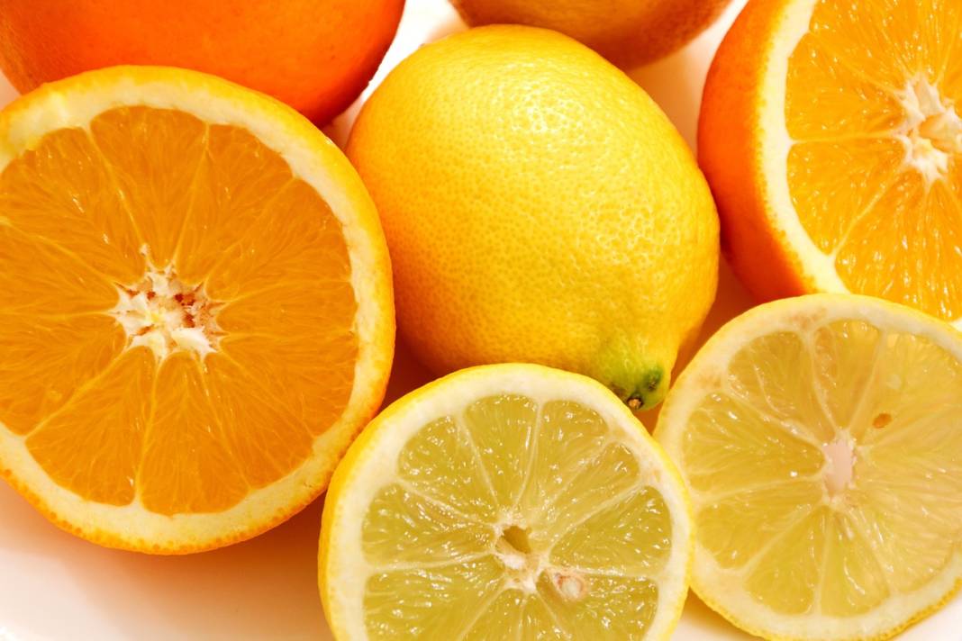 Aynı familyaya sahip portakal ve limon neden farklı kokar? 8